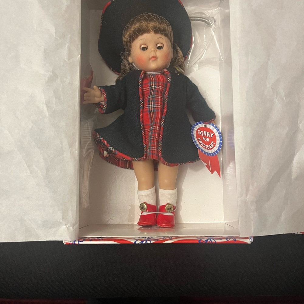Vogue Doll Jinny for president collectable
NRFB